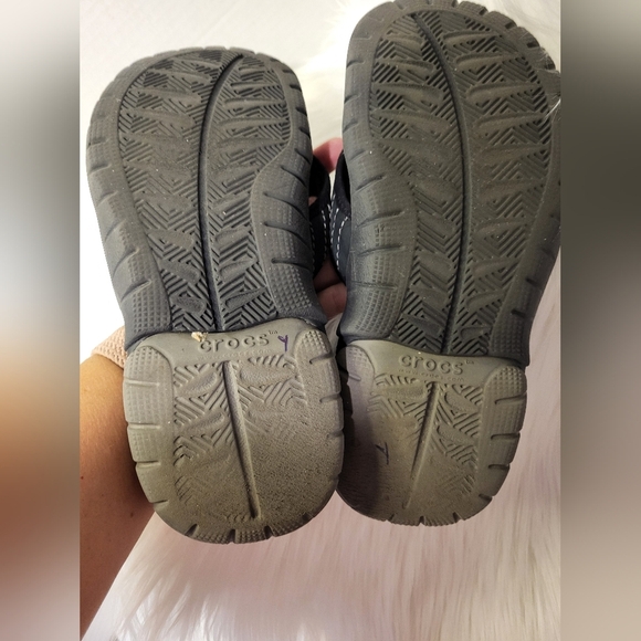 Crocs Gray and Black Flip Flops, Size 9 - Picture 4 of 7